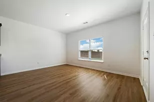 317 Cres Park Dr, Jarrell, TX 76537 - Photo 21