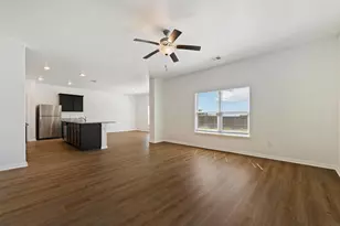 317 Cres Park Dr, Jarrell, TX 76537 - Photo 3