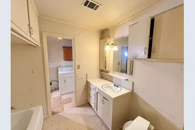 300 Elm S, Cameron, TX 76520 - Photo 7