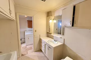 300 Elm S, Cameron, TX 76520 - Photo 7