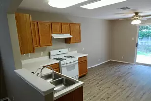 736 Blair Ave, Bastrop, TX 78602 - Photo 7