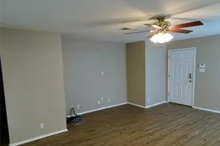 736 Blair Ave, Bastrop, TX 78602 - Photo 3