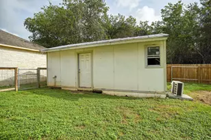 1335 Lovers Ln, Bastrop, TX 78602 - Photo 29