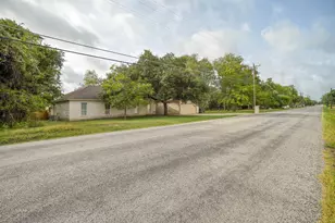 1335 Lovers Ln, Bastrop, TX 78602 - Photo 3