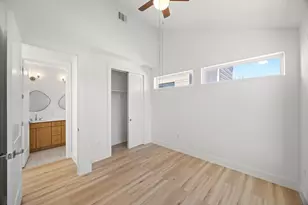 106 W Croslin St, Austin, TX 78752 - Photo 19