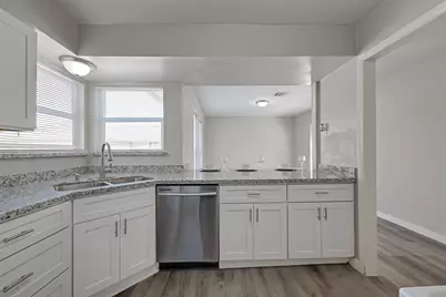 10826 Lynbrook Drive, Houston, TX 77042 - Photo 19