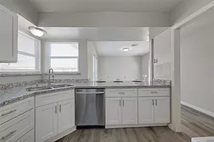 10826 Lynbrook Dr, Houston, TX 77042 - Photo 19