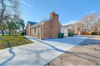10826 Lynbrook Drive, Houston, TX 77042 - Photo 15