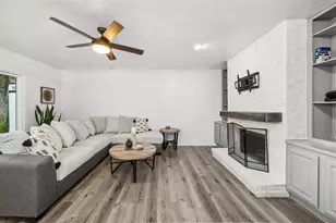 10826 Lynbrook Dr, Houston, TX 77042 - Photo 3