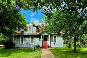 423 S Main St, Lockhart, TX 78644 - Photo 1