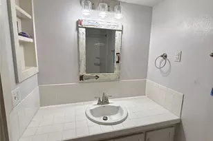 423 S Main St, Lockhart, TX 78644 - Photo 11