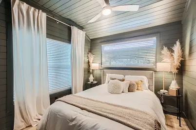 852 N Houston Avenue, New Braunfels, TX 78130 - Photo 17