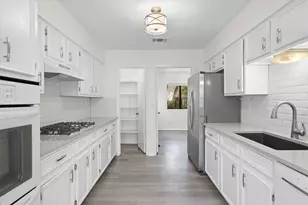 3602 Serena Woods Ct, Austin, TX 78759 - Photo 9