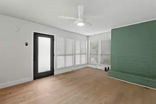 909 Reinli St, Austin, TX 78751 - Photo 9