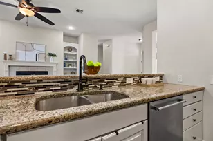 10409 Little Creek Cir, Dripping Springs, TX 78620 - Photo 7