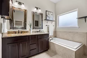 10409 Little Creek Cir, Dripping Springs, TX 78620 - Photo 19