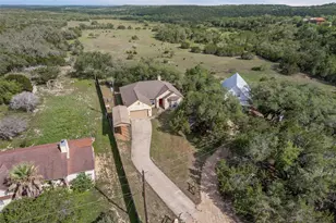 10409 Little Creek Cir, Dripping Springs, TX 78620 - Photo 37