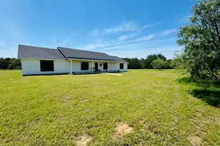 1300 Private Rd 7037, Lexington, TX 78947 - Photo 7