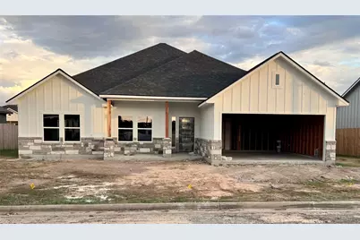 320 Cactus Street, Giddings, TX 78942 - Photo 1