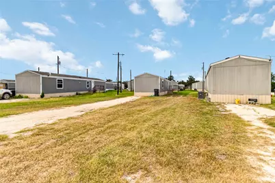 5670 E Hwy 290 Street, Giddings, TX 78942 - Photo 19