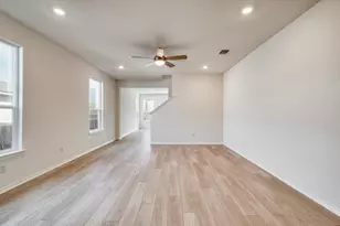 122 Lucky Texan Cv, Jarrell, TX 76537 - Photo 3