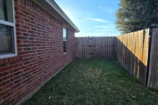 212 Druse Ln, Jarrell, TX 76537 - Photo 7