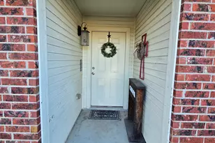 212 Druse Ln, Jarrell, TX 76537 - Photo 5