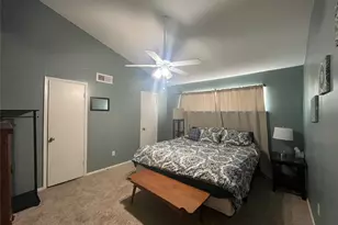 1818 S Lakeshore Blvd, Austin, TX 78741 - Photo 9