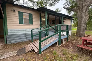 507 Crockett St, Martindale, TX 78655 - Photo 3
