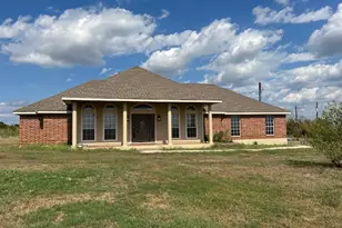 1001 Schubert Ln, Kyle, TX 78640 - Photo 1
