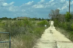 1001 Schubert Ln, Kyle, TX 78640 - Photo 5