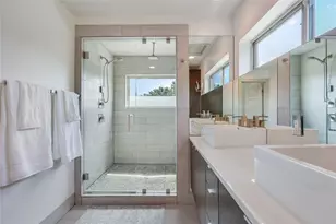 2201 E 9th St, Austin, TX 78702 - Photo 25