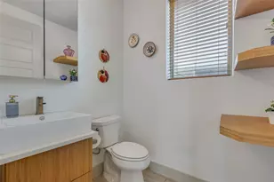 2201 E 9th St, Austin, TX 78702 - Photo 17