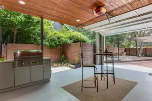 2201 E 9th St, Austin, TX 78702 - Photo 17