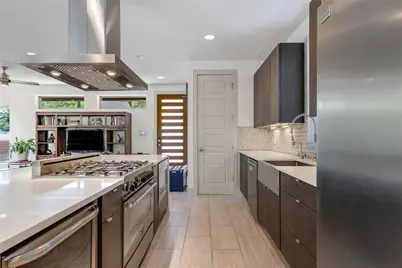 2201 E 9th Street, Austin, TX 78702 - Photo 9