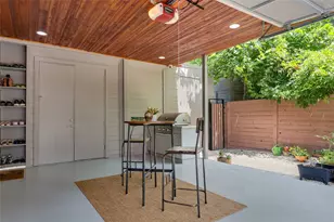 2201 E 9th St, Austin, TX 78702 - Photo 33