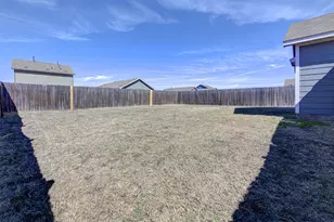 517 Thunderstorm Ave, Lockhart, TX 78644 - Photo 21