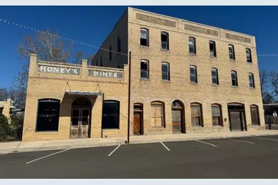 111 NE 2nd Street NE, Smithville, TX 78957 - Photo 5