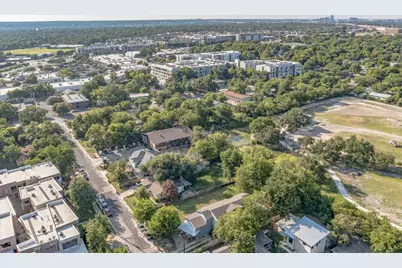 410 Swanee Drive, Austin, TX 78752 - Photo 23