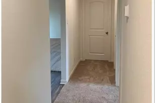 213 N Crescent Park Dr, Jarrell, TX 76537 - Photo 17