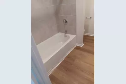 213 N Crescent Park Drive, Jarrell, TX 76537 - Photo 11