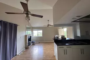 1013 Chestnut St, San Marcos, TX 78666 - Photo 3