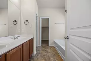 1060 Zeus Cir, Round Rock, TX 78665 - Photo 11