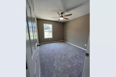 709 W Evans Street, Hearne, TX 77859 - Photo 13