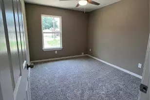 709 W Evans St, Hearne, TX 77859 - Photo 13