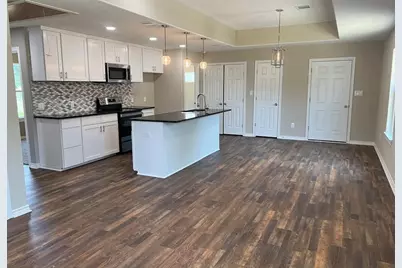 709 W Evans Street, Hearne, TX 77859 - Photo 3
