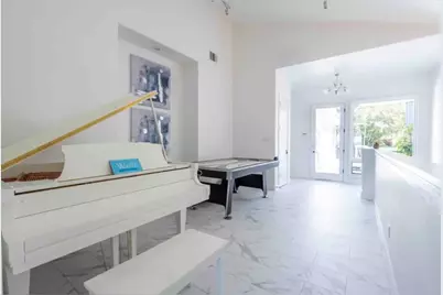 5924 Lookout Mountain Drive, Austin, TX 78731 - Photo 5