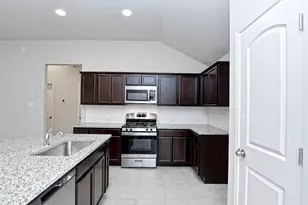 208 Trailside Ln, Bastrop, TX 78602 - Photo 13