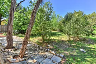 1410 E 3rd St, Georgetown, TX 78626 - Photo 29