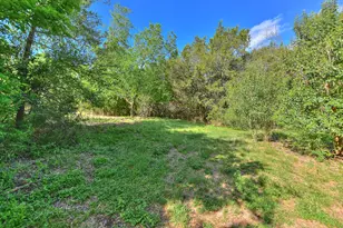 1410 E 3rd St, Georgetown, TX 78626 - Photo 27